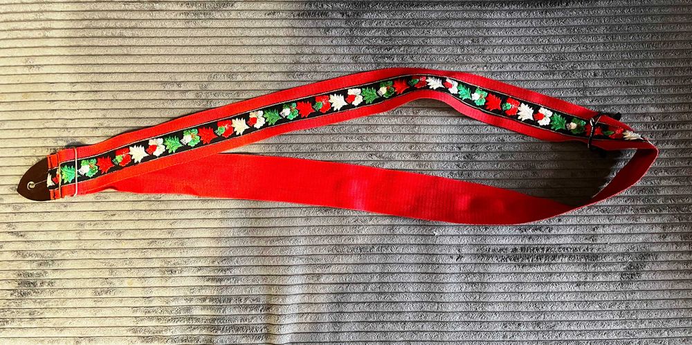 Pasek do gitary kolorowy. NOWY. 2 sztuki. Cena za  komplet 40 zł