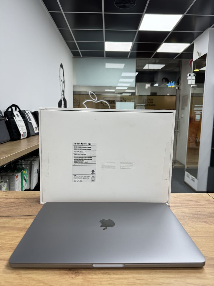 Macbook Pro 13,3” 2022 (M2 / 8gb/ 256 ssd) НОВИЙ