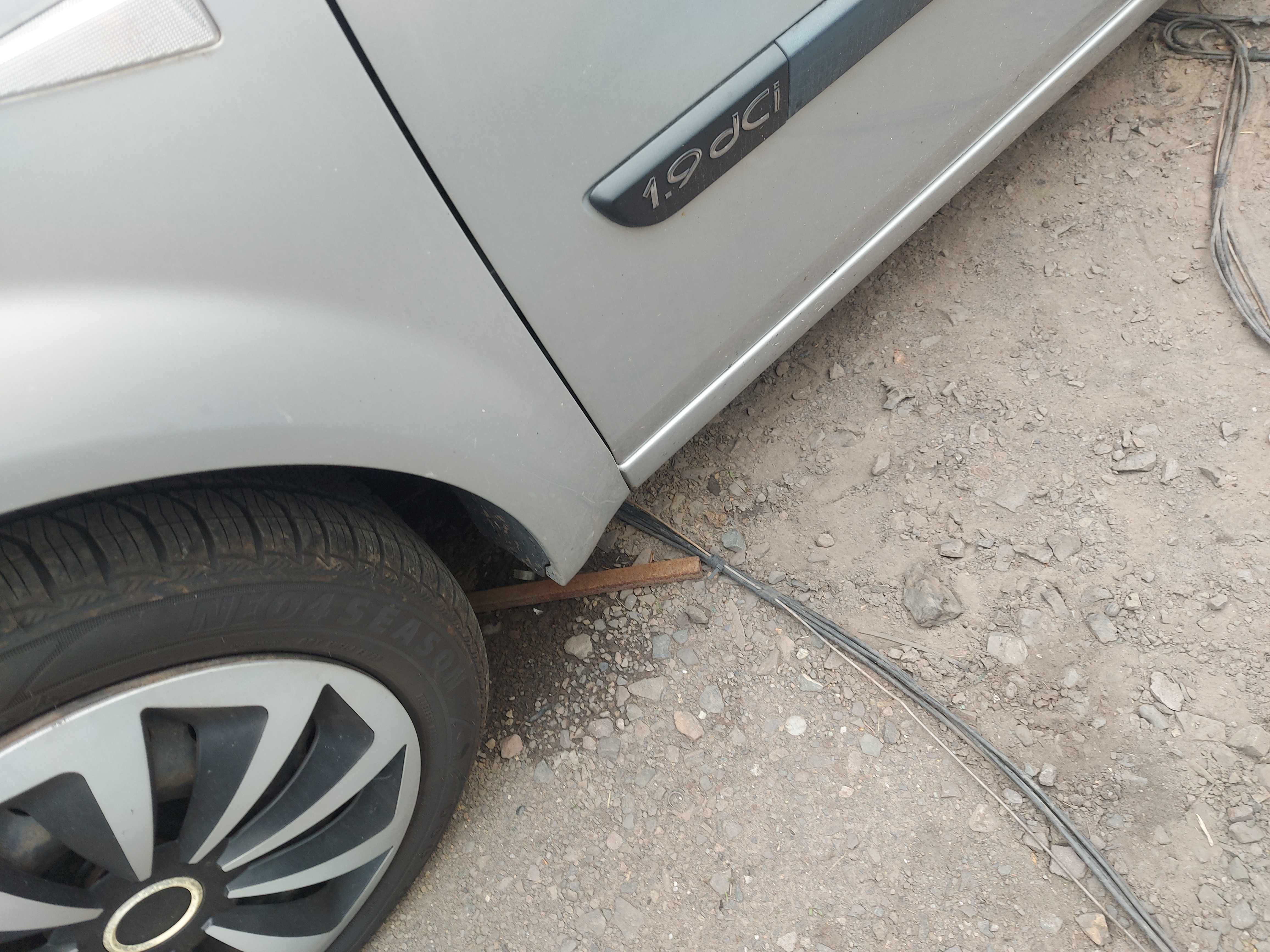Renault Grand Scenic II TED69 błotnik przedni FV dostawa