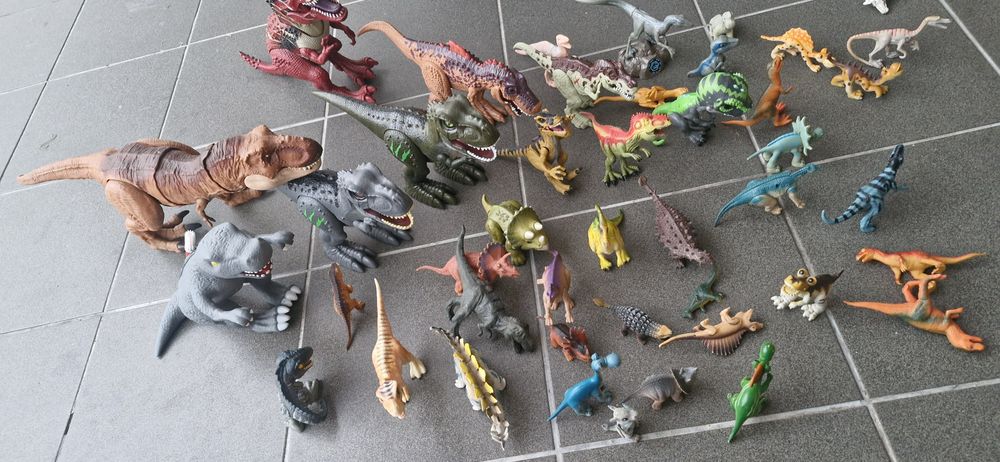 Brinquedos dinossauros
