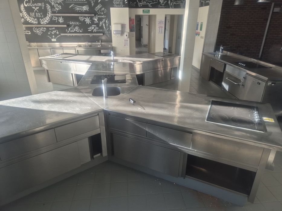 Stół gastronomiczny wielostanowiskowy