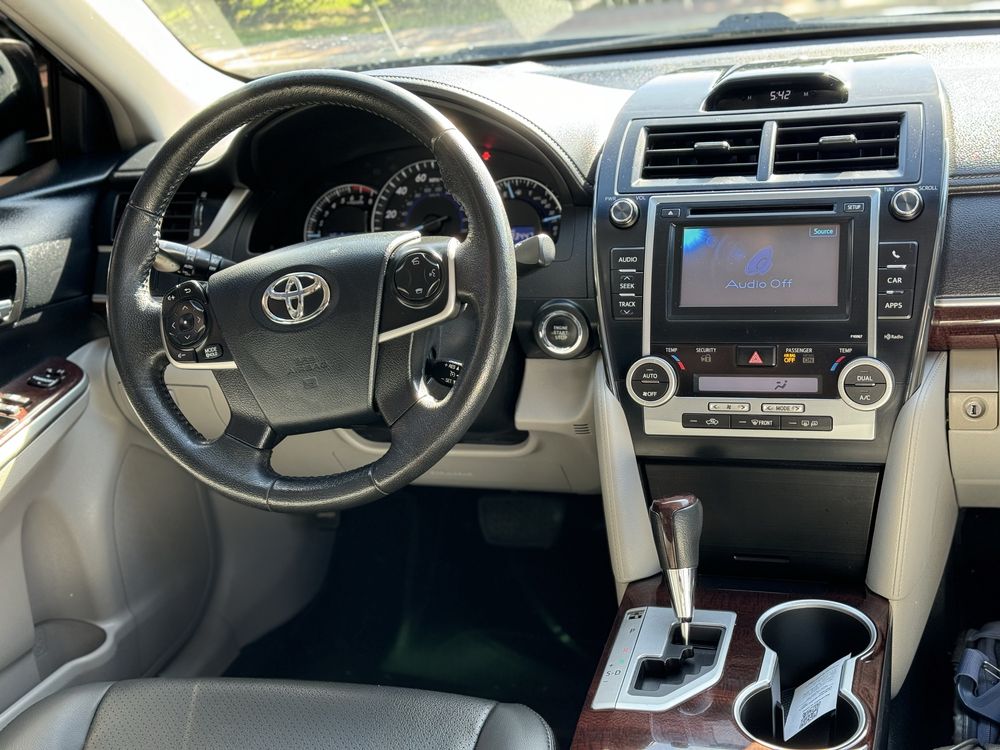 Toyota Camry V50