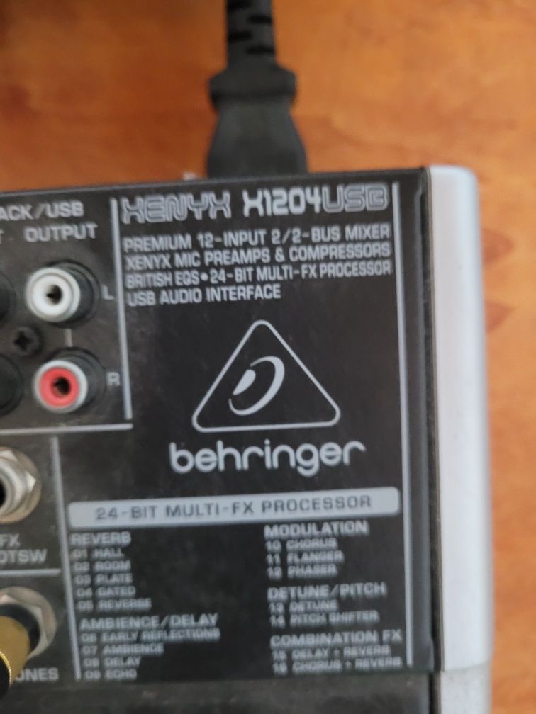 Behringer Xenyx X 1204USB