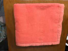 Cobertor rosa de lã sintética
