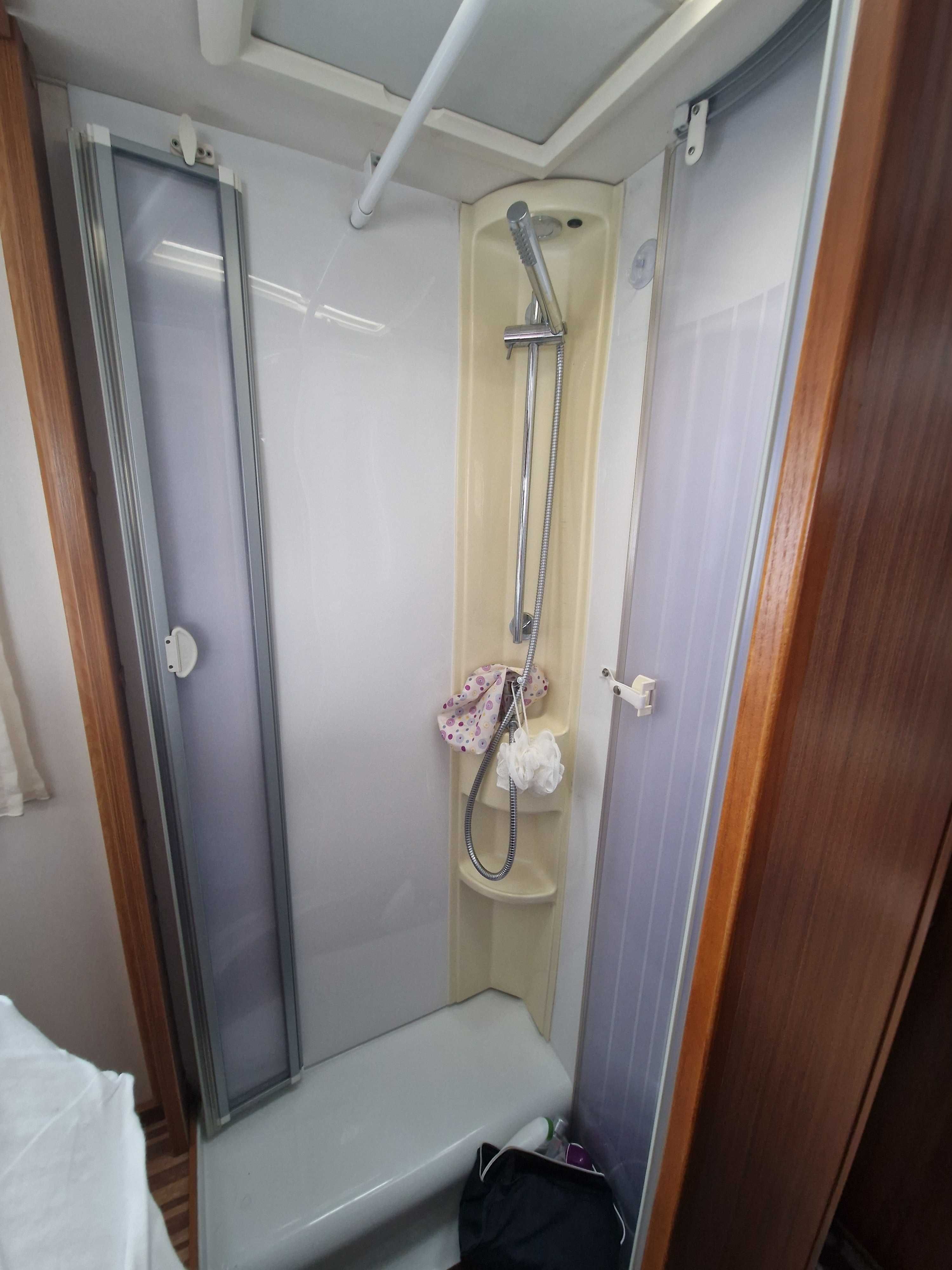 Autocaravana Adria matrix 670 sc + scooter eletrica 125