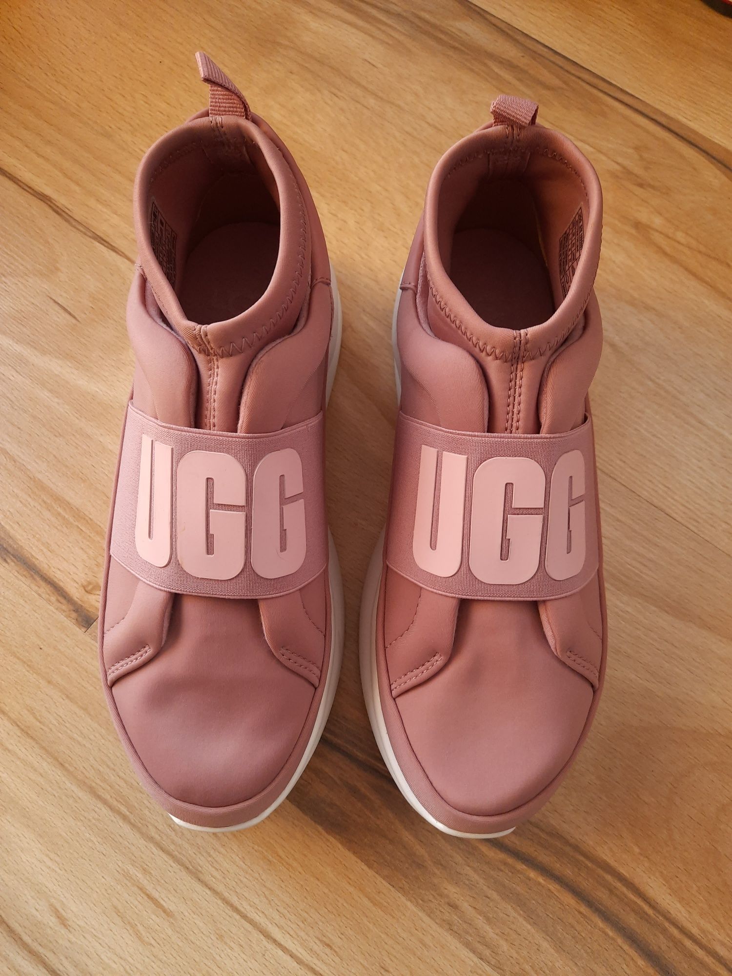 Sneakersy UGG 36