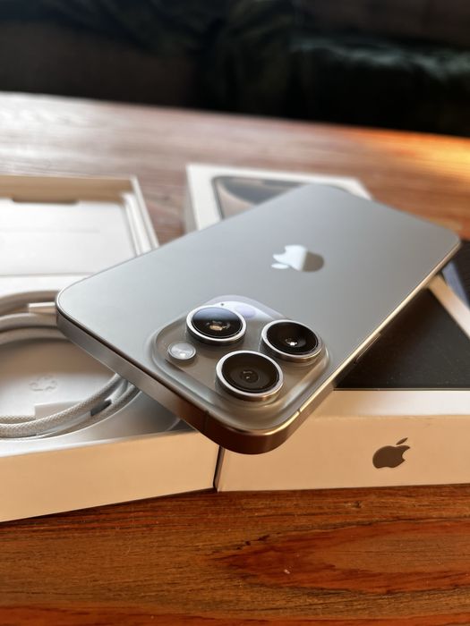 Iphone 15 PRO MAX 256GB* stan jak nowy * bateria 87% *obudowa+szkło