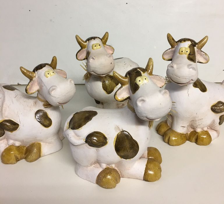 Conjunto de 4 vacas para decoração