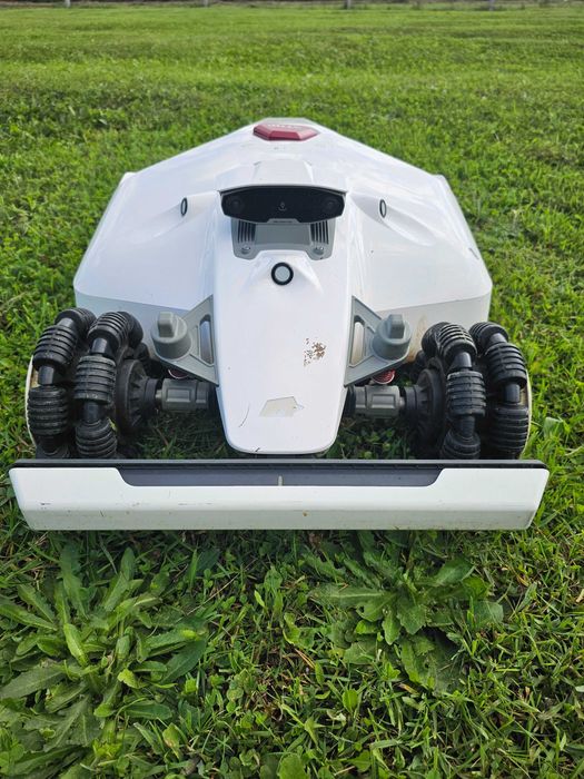 Robot koszący Mammotion Luba 2 5000, używany z gwarancją