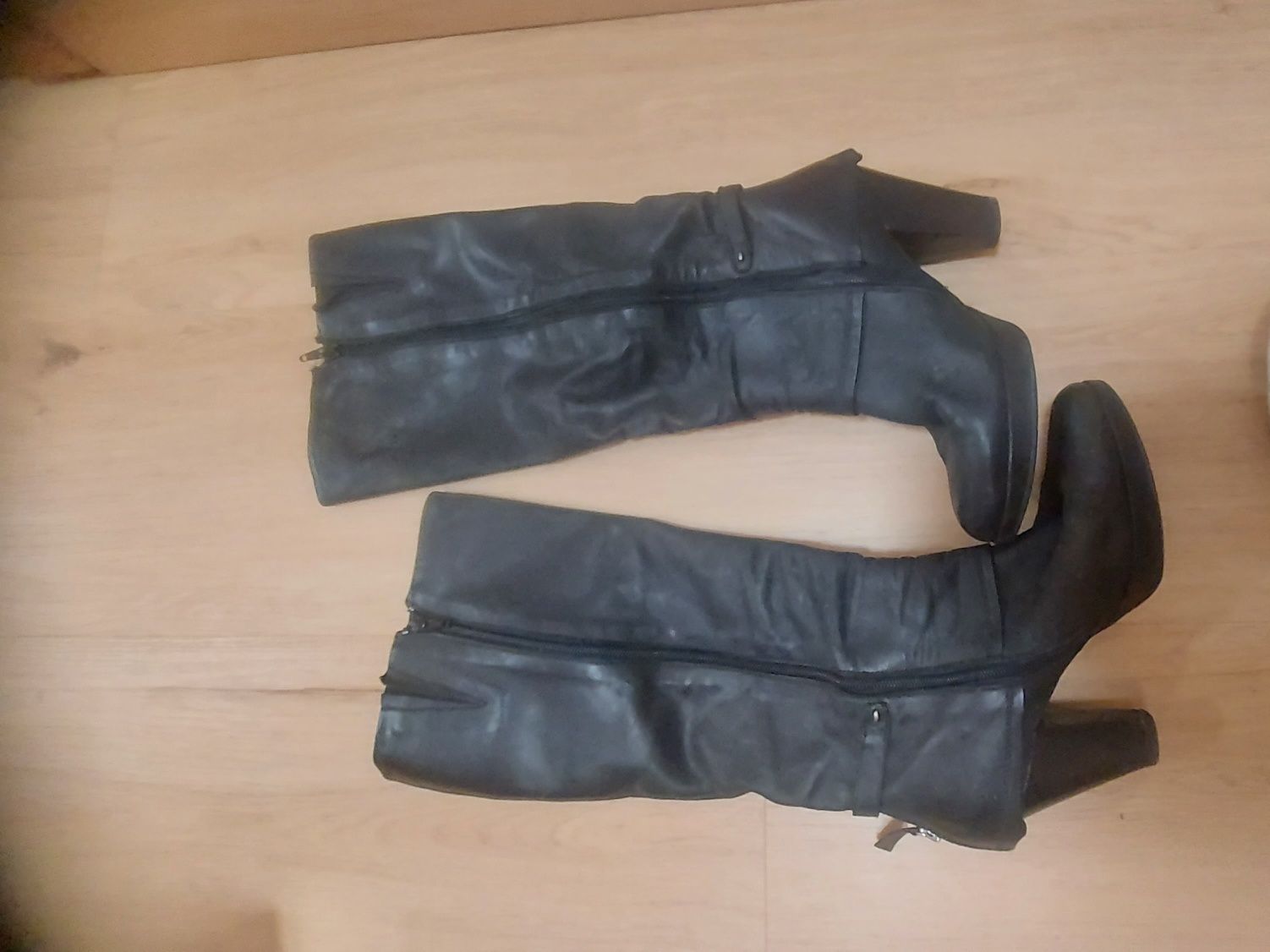 Vendo botas altas senhora