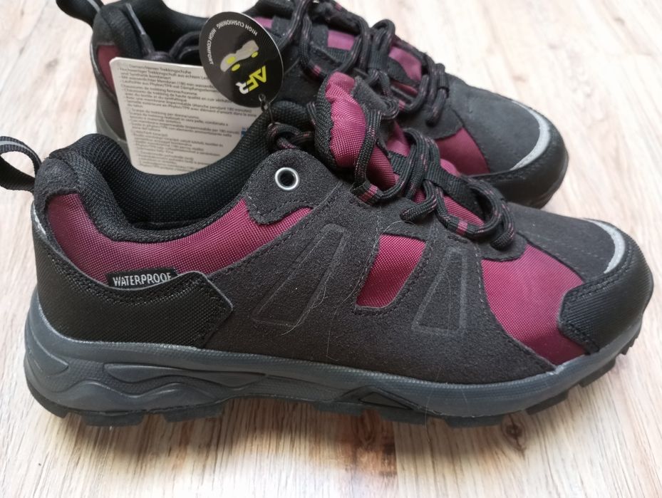 Нові демі кросівки Grane37р