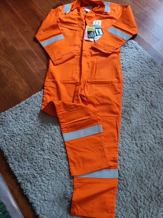 Sprzedam 3x kombinezon robocze M