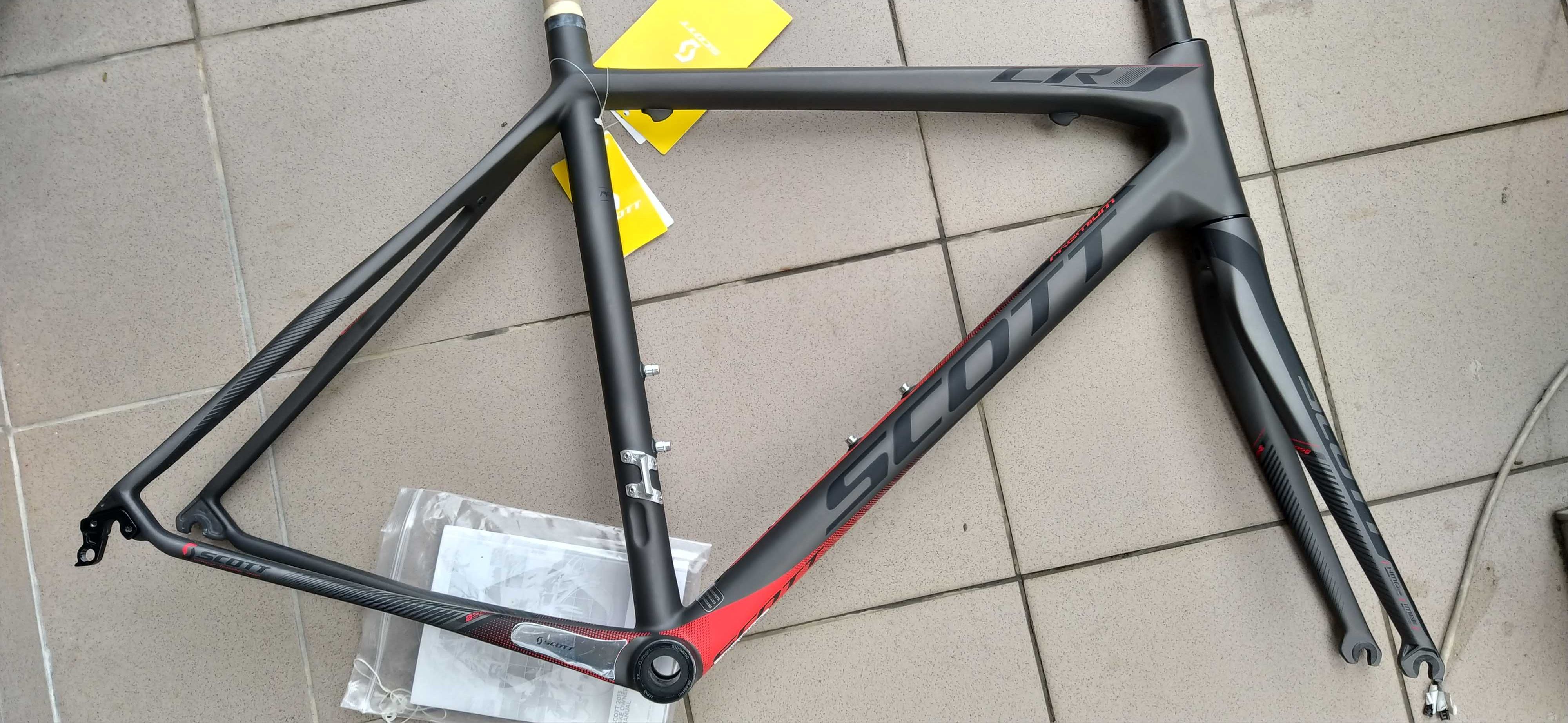 Nowa rama karbonowa SCOTT CR1 1 PREMIUM Di2 54cm