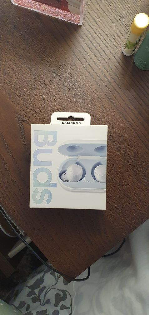 Galaxy Buds White