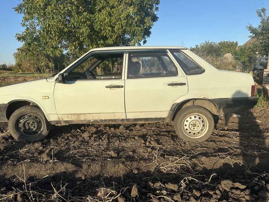 Продам авто 99 на ходу