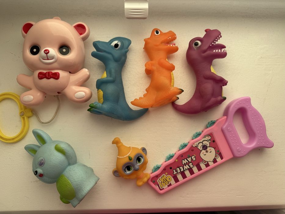 Лот іграшок для найменших