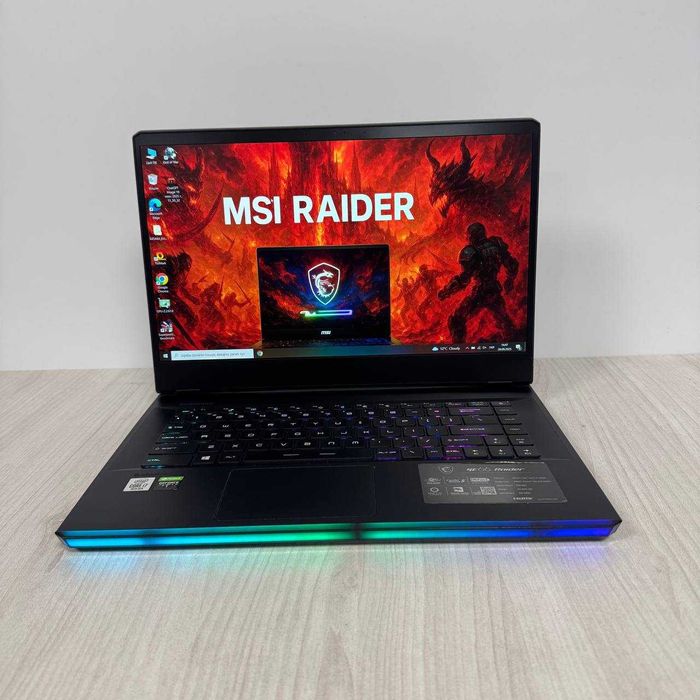 MSI Raider GE66 10SFS  240Hz  i7-10750H 32GB SSD 1TB RTX 2070 Super