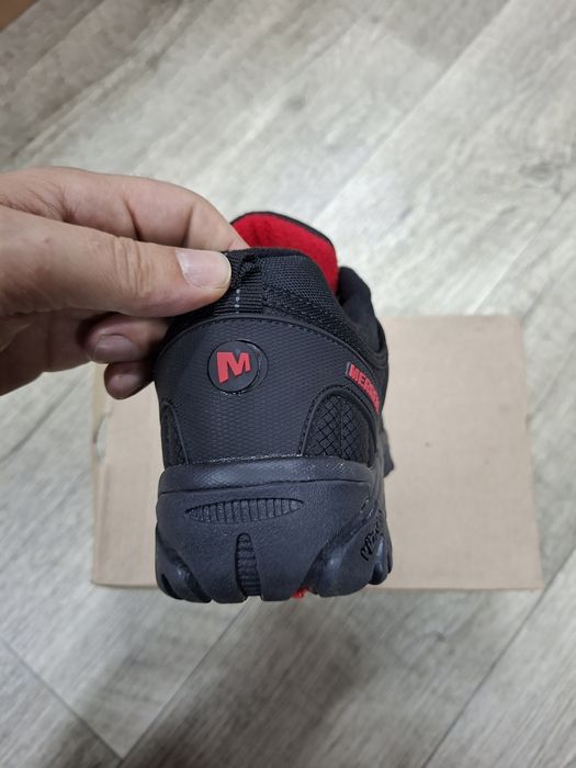 Зимові чоловічі кросівки Merrell 41р