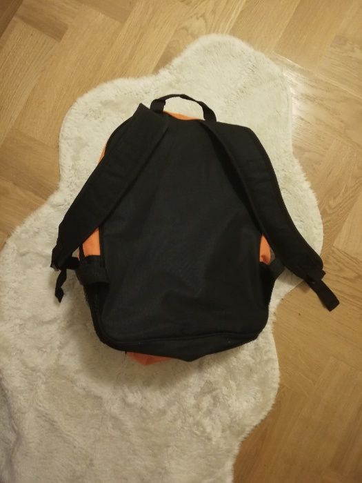 nowy plecak czarno-pomarańczowy oddychający