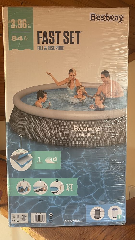 Piscina nova, nunca utilizada