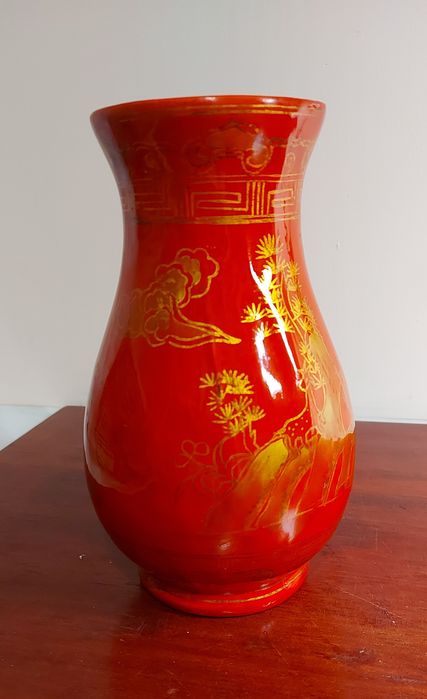 Chiński wazon z laki