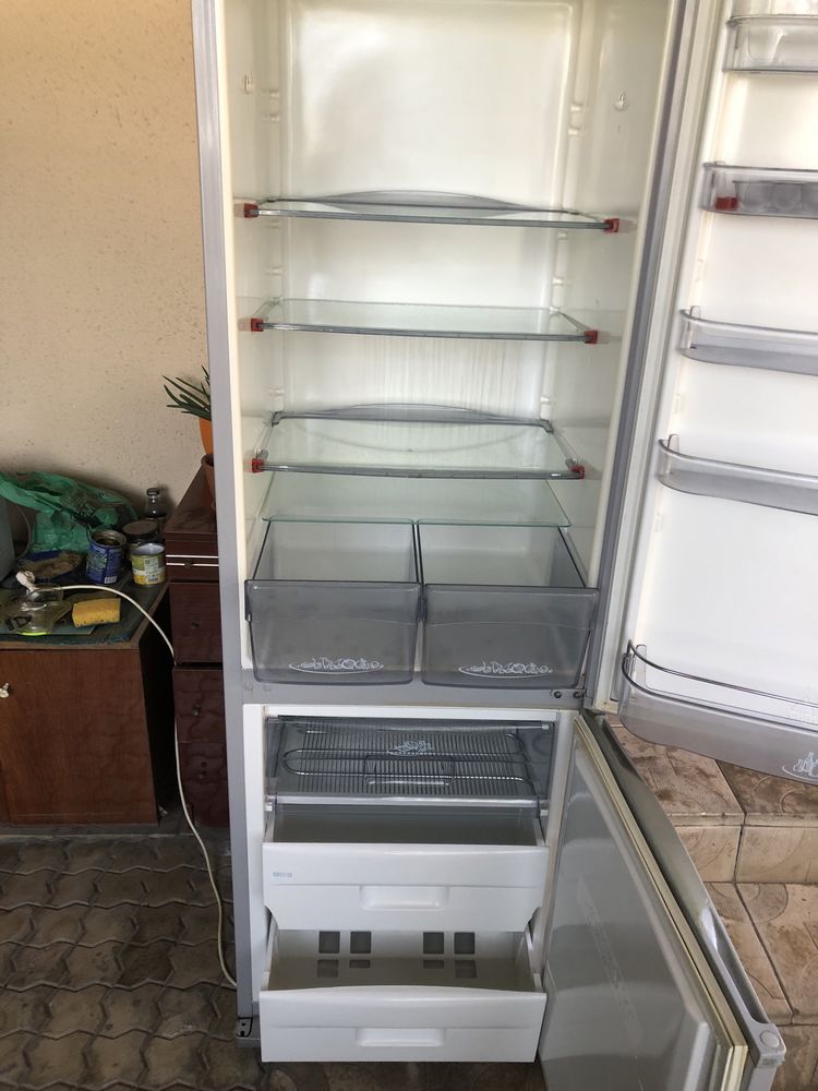 Холодильник Snaige RF 360