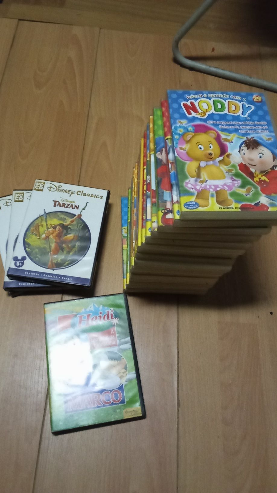 Cassetes de vídeo DVD e livros bDesenhada