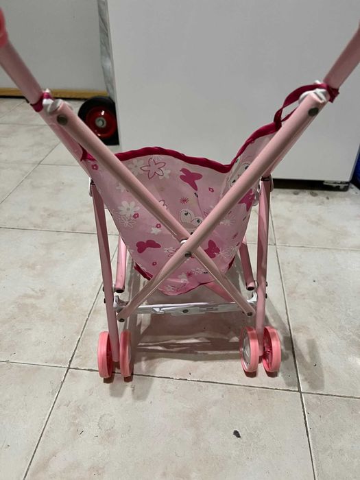 Carrinho de bonecas