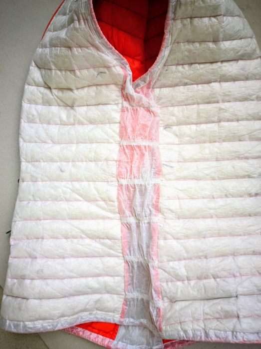 Kamizelka Peak Performance Dyneema - XS - 90% puch Ultralight