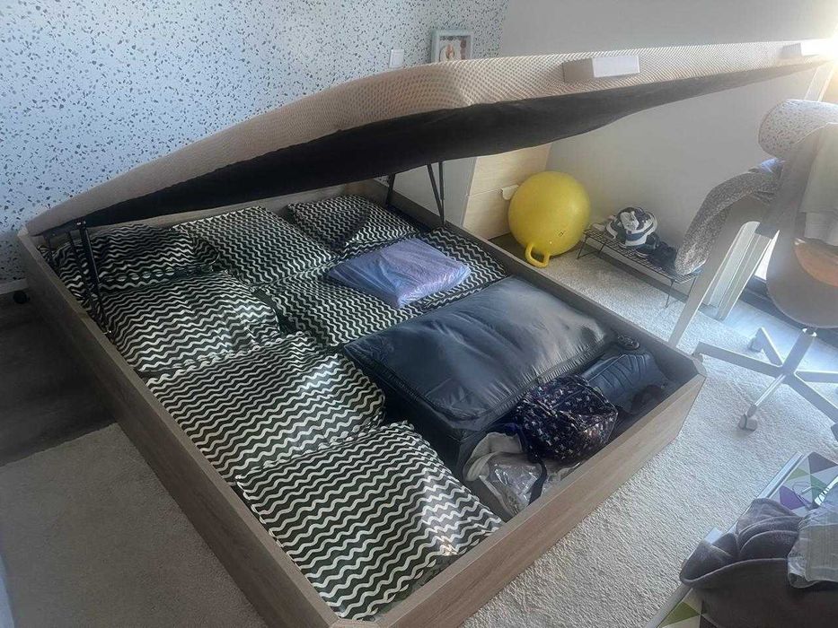 Cama de casal baú (160cmX200cm) e colchões, em excelente estado!