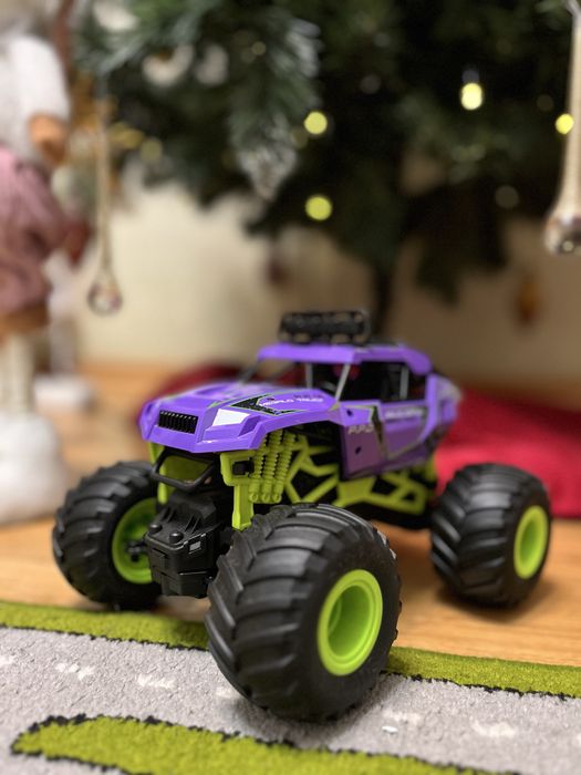 Машинка кібертрак