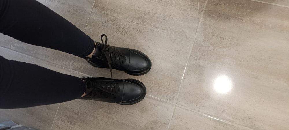 Жіночі  кросівки на хутрі