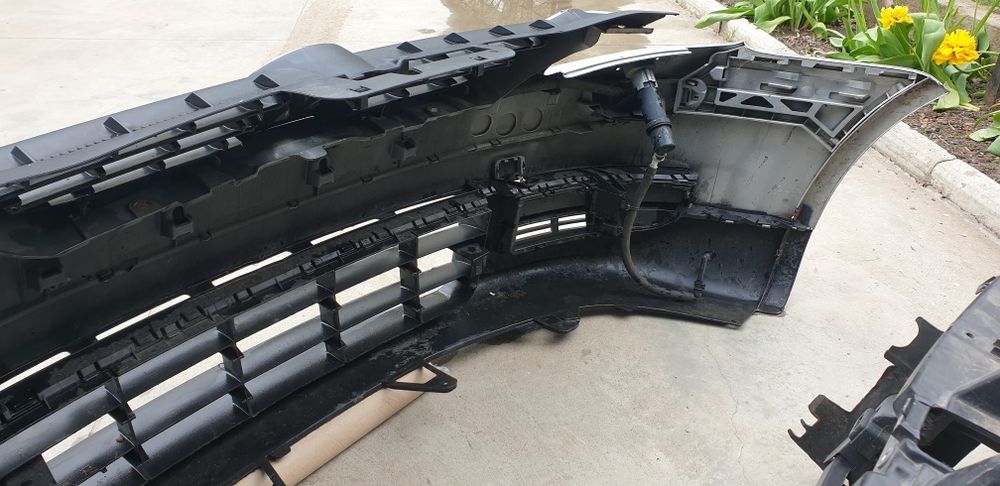 Бампер передний VW Caddy LIFE /VW Touran 2003-06г.в.