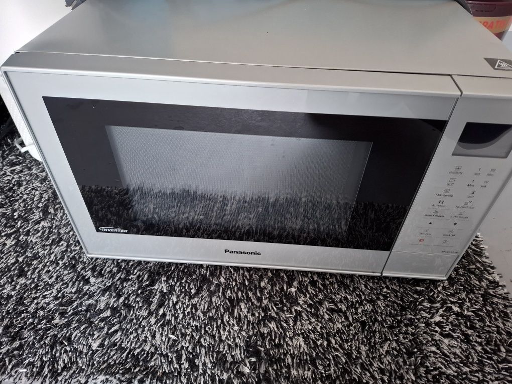 kuchenka mikrofalowa panasonic nn CT57JM
