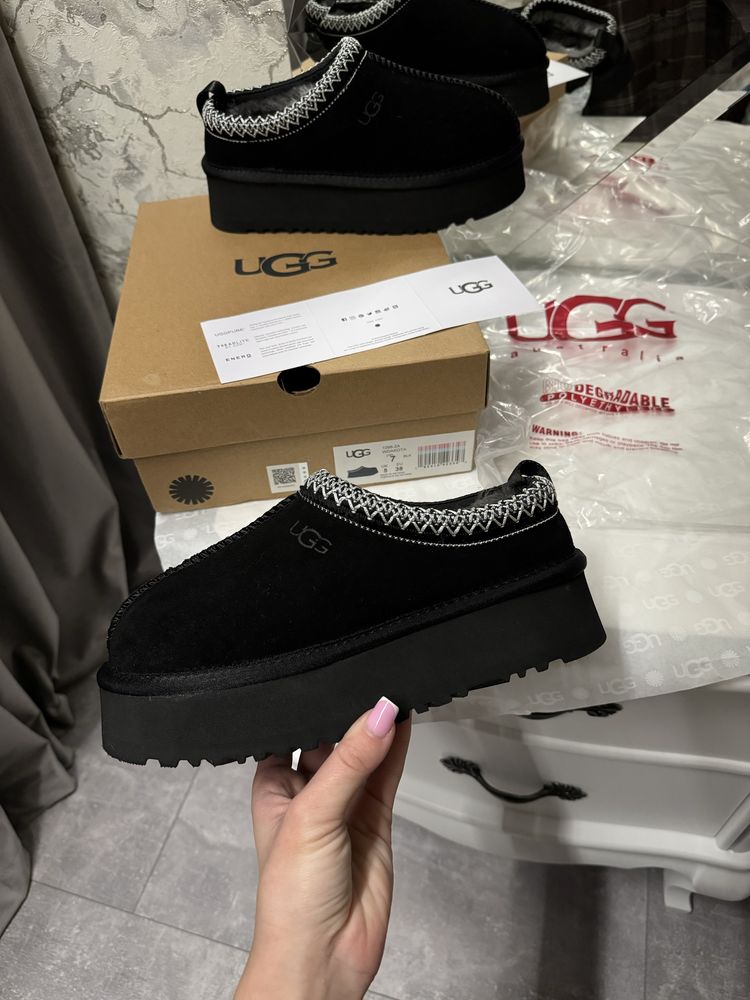 Черные угги на платформе ugg tazz с открытой пяткой