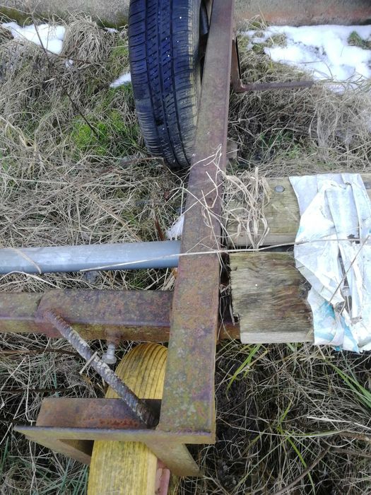 Maszyna do rozkładania i hydrauliczna do zwijania agrowłókniny folii