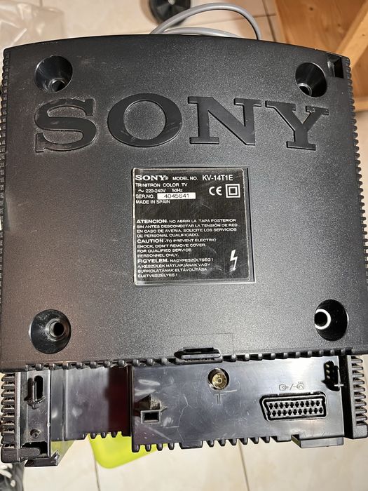 TV SONY Trinitron 14”