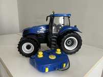 Niebieski traktor