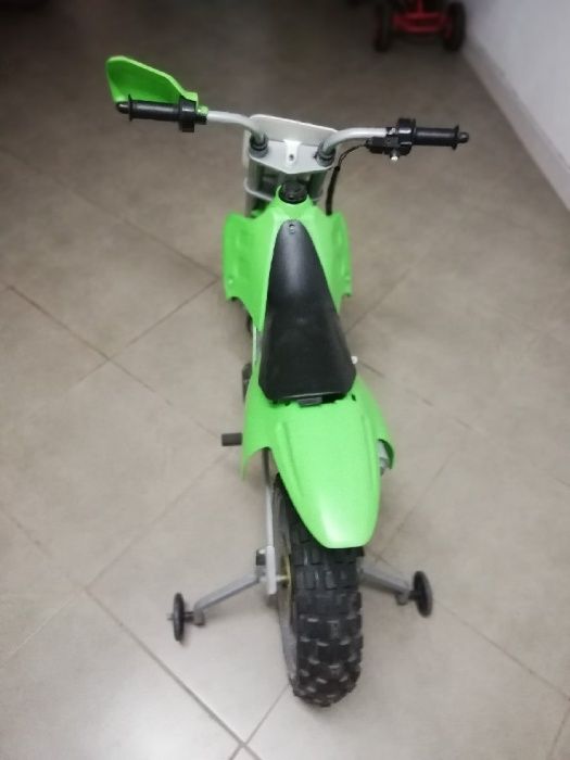 Vendo Moto Eléctrica Enduro c/ Capacete p/ Criança