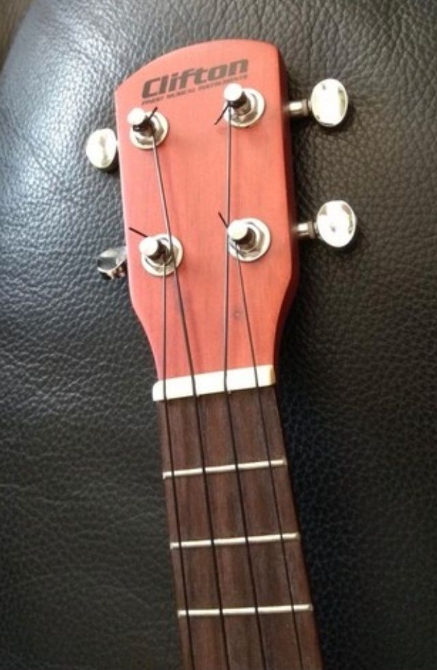 Ukulele soprano CLIFTON