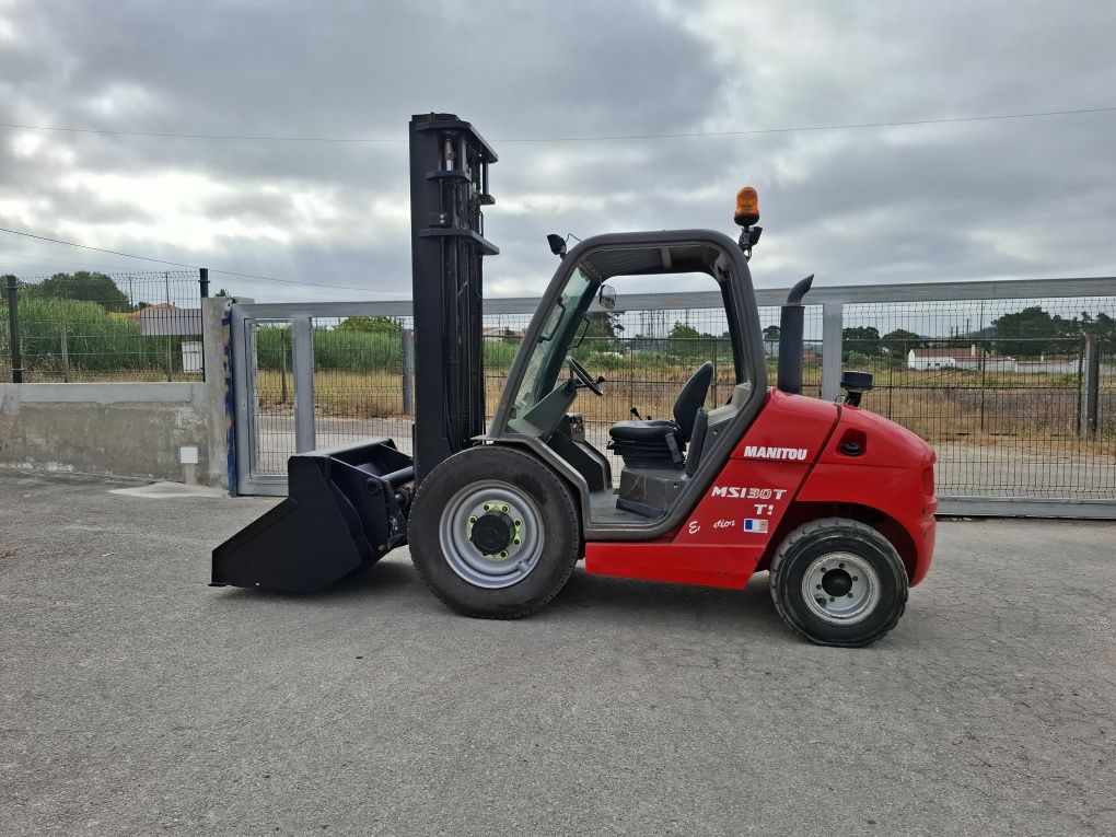 Manitou MSI 30 c/ balde e garfos