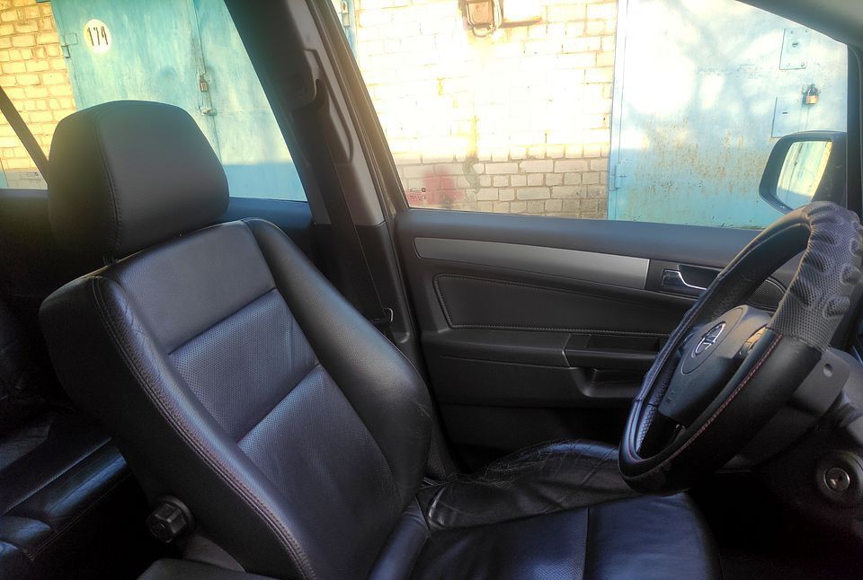 Продам Opel Zefira 2010