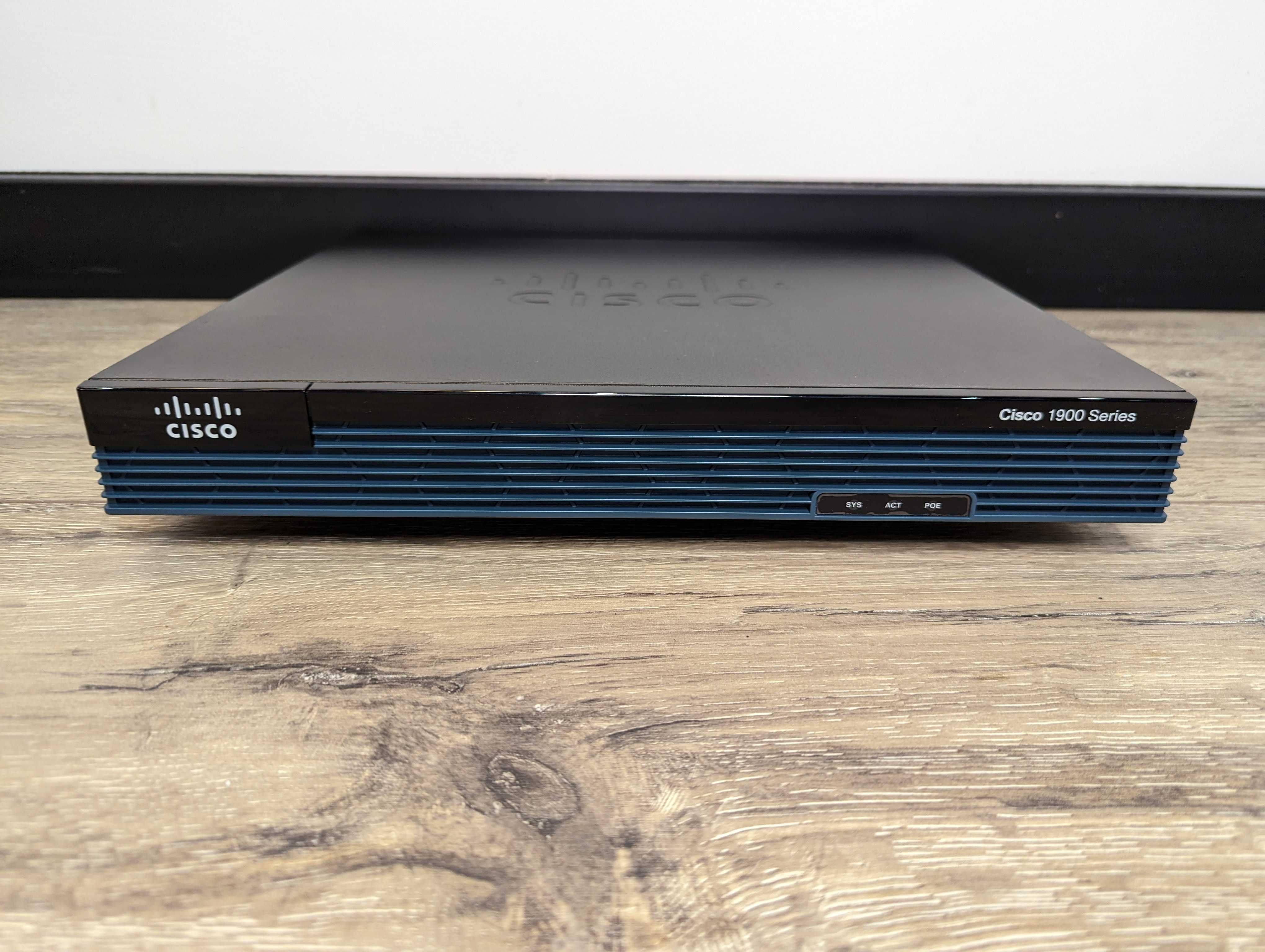 Router Cisco 1921 - Series 1900