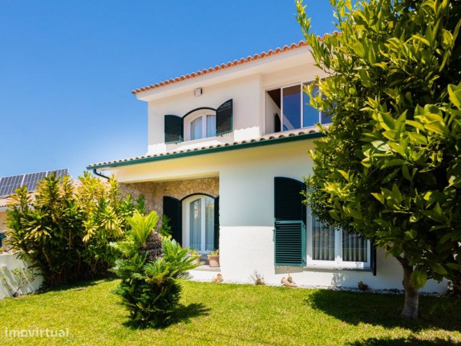 MORADIA T4 c/ Garagem para 2 carros - Esgueira