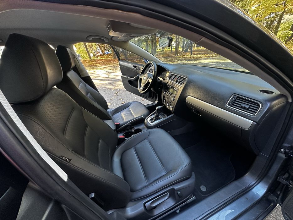 Продам Volkswagen Jetta SE