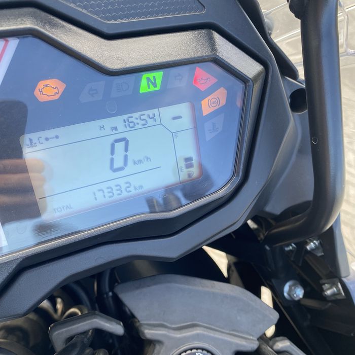 Benelli TRK 502x c/ Punhos Aquecidos, Luzes Auxiliares e Pneus Novos