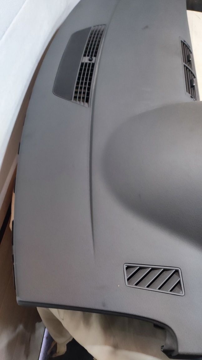 Deska rozdzielcza konsola Audi A4 B6 szara swing