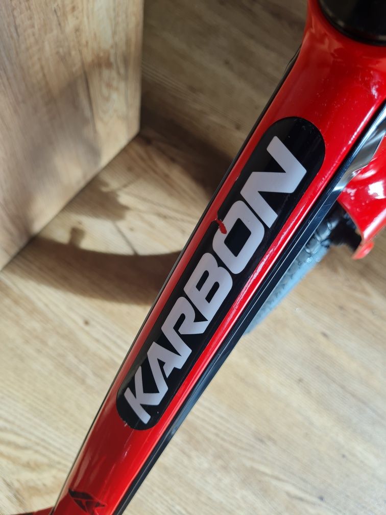 Lekki rowerek biegowy Karbon First – bardzo dobry stan!