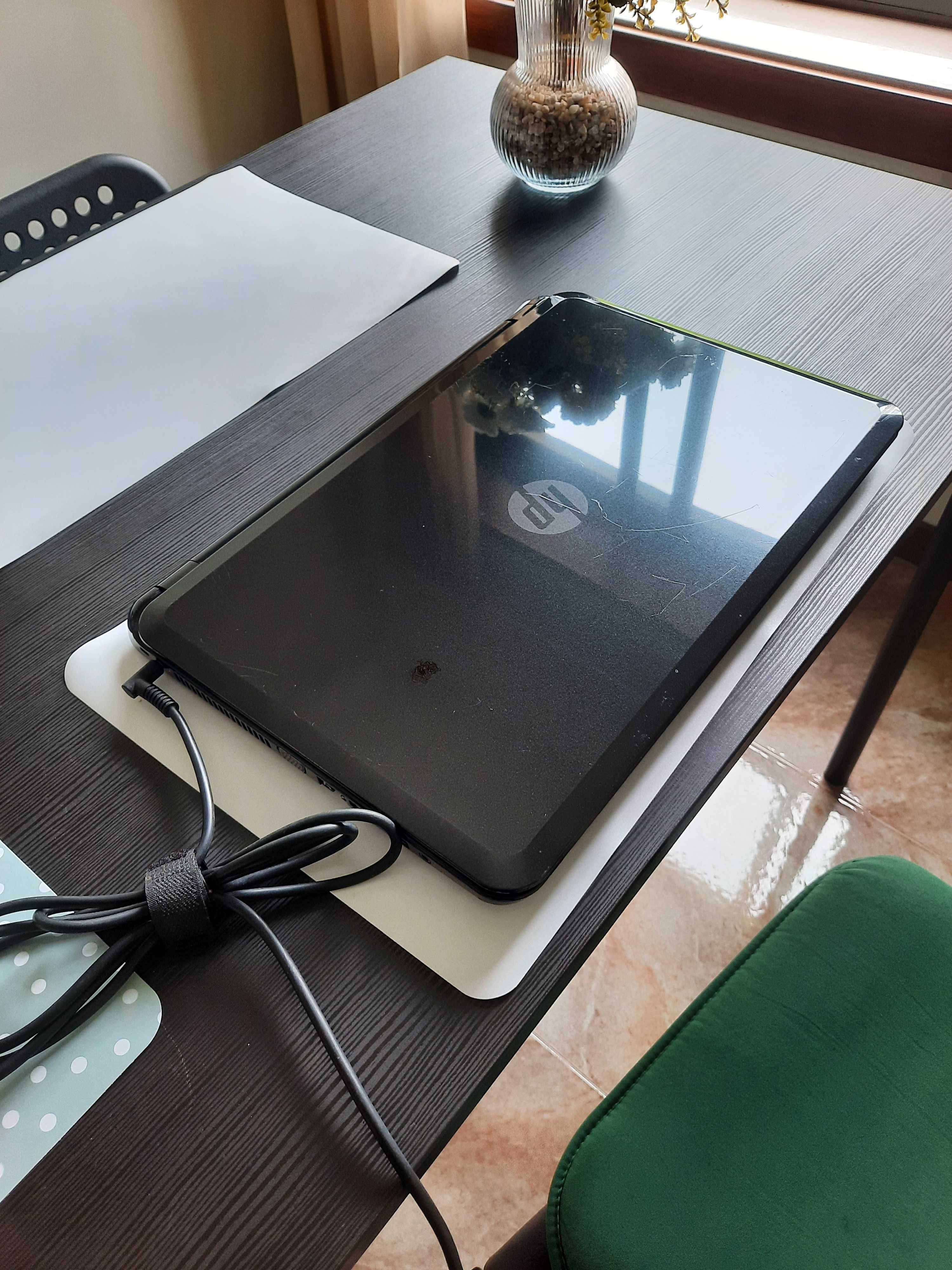 Laptop Hp 15 d000sp em bom estado