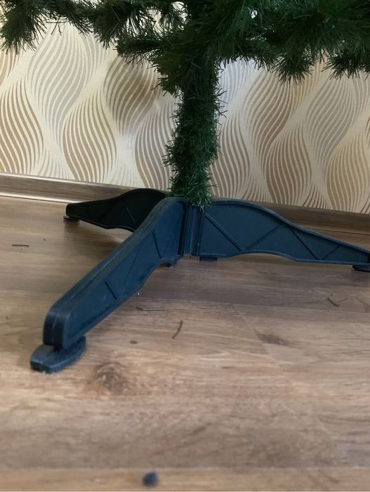 Продам штучну ялинку